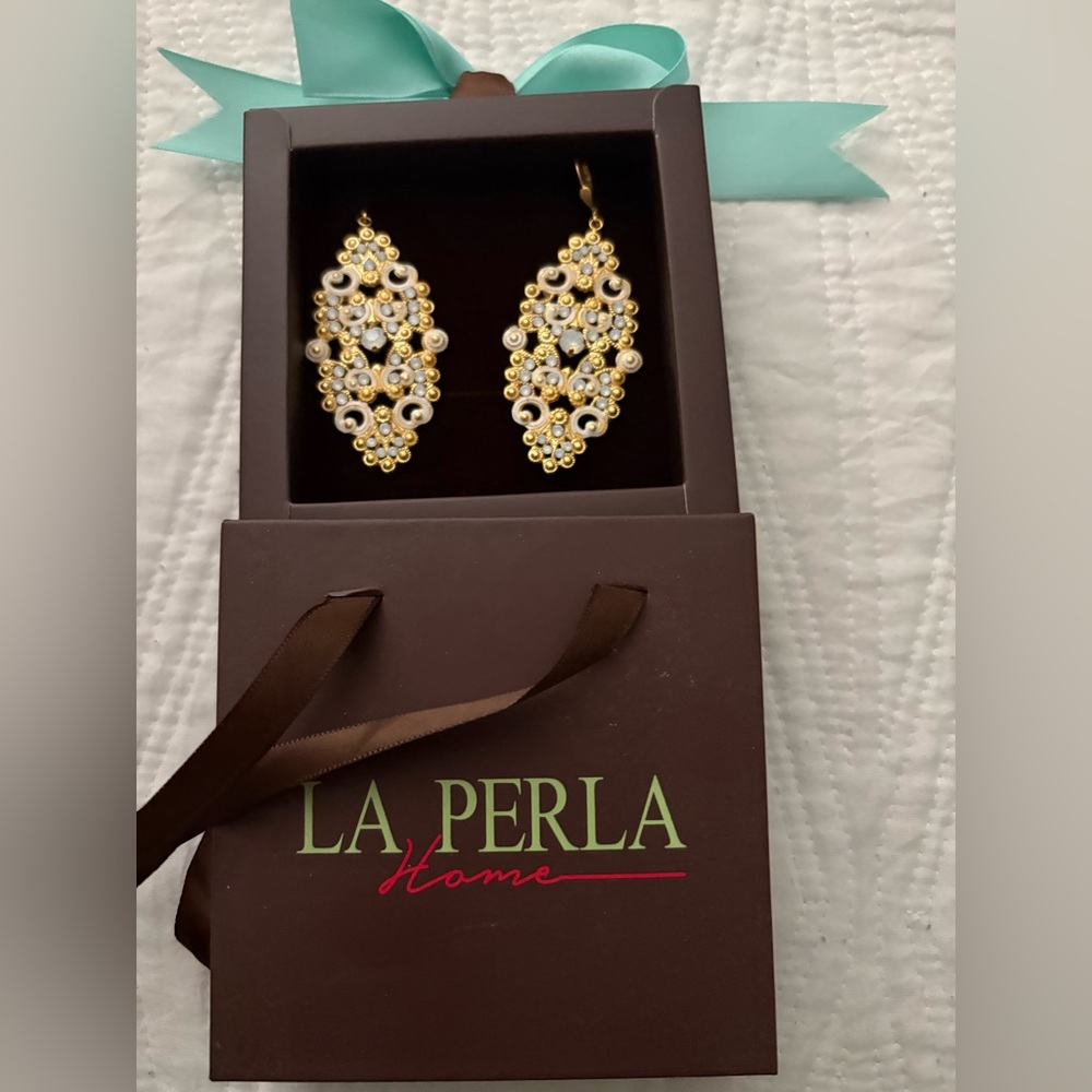 La Perla Elegant Gold and Cream Earrings